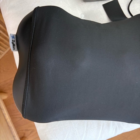Zyllion Shiatsu Neck & Shoulder Massage Pillow - Picture 3 of 9
